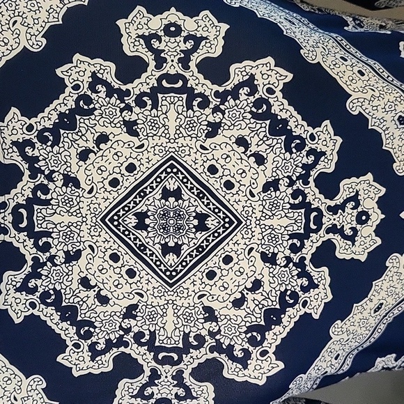 Haani Stretchy Blue & White Back Darts 3/4 Sleeve Pullover Shift Dress - Size M - Picture 4 of 6